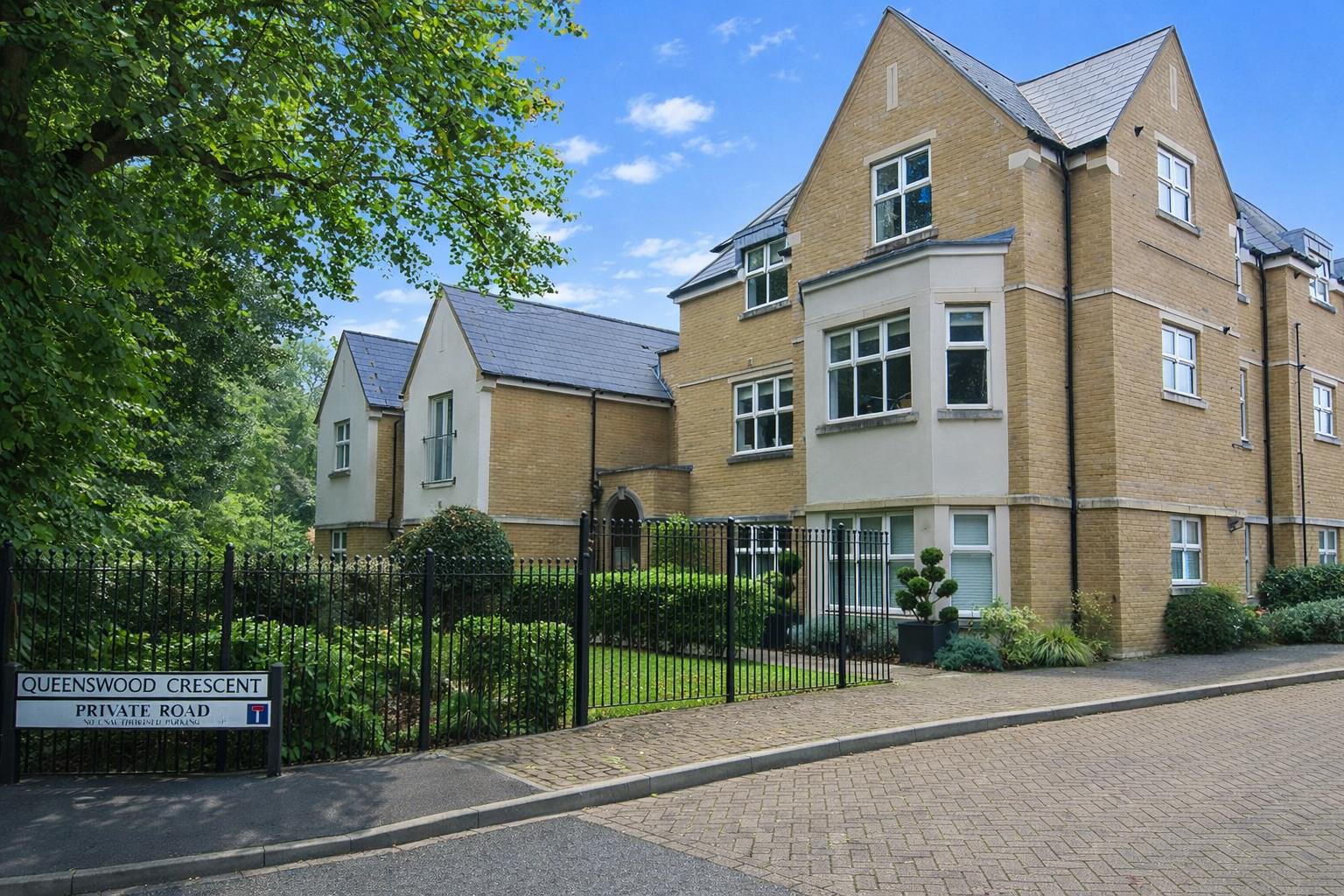 Queenswood Crescent, Englefield Green,